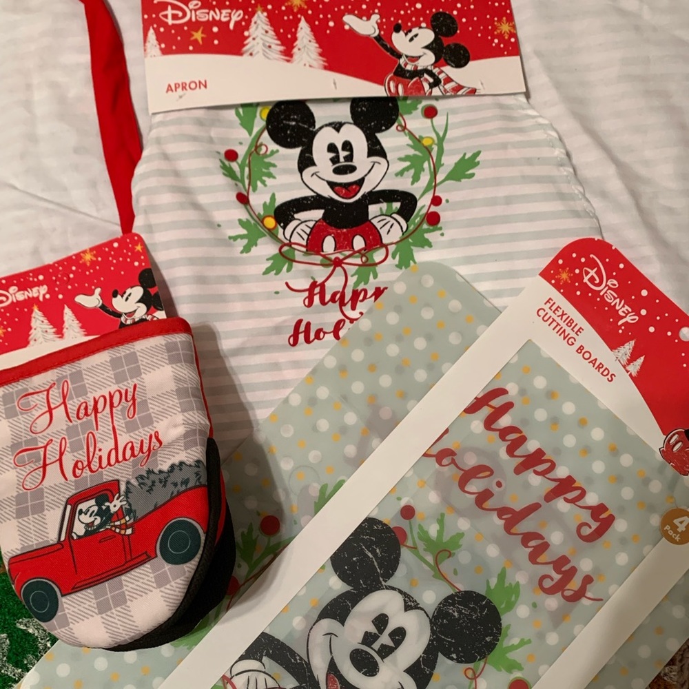 Mickey Disney Holiday/Christmas Kitchen Set